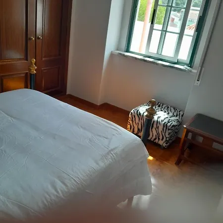 Beach,surf, Hiking And Rum i privatbostad Maceira (Lisbon)